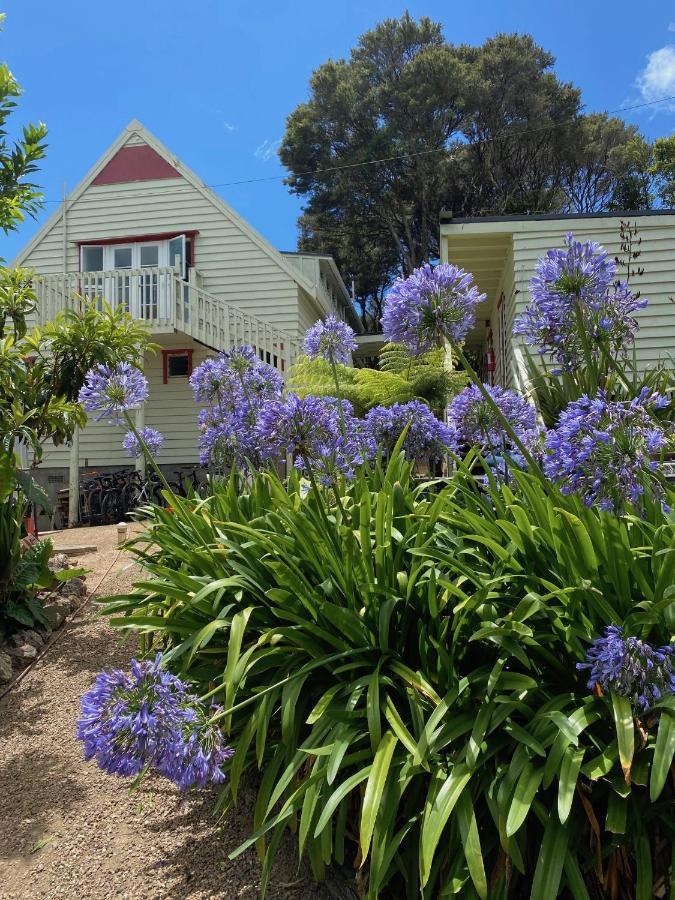 Hekerua Lodge Backpackers Oneroa Exterior foto